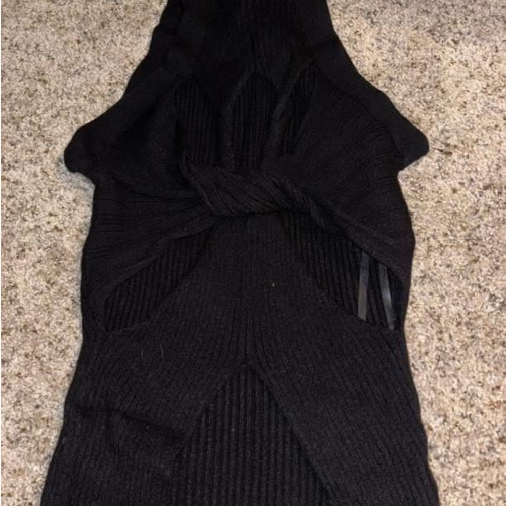 Cutout black top